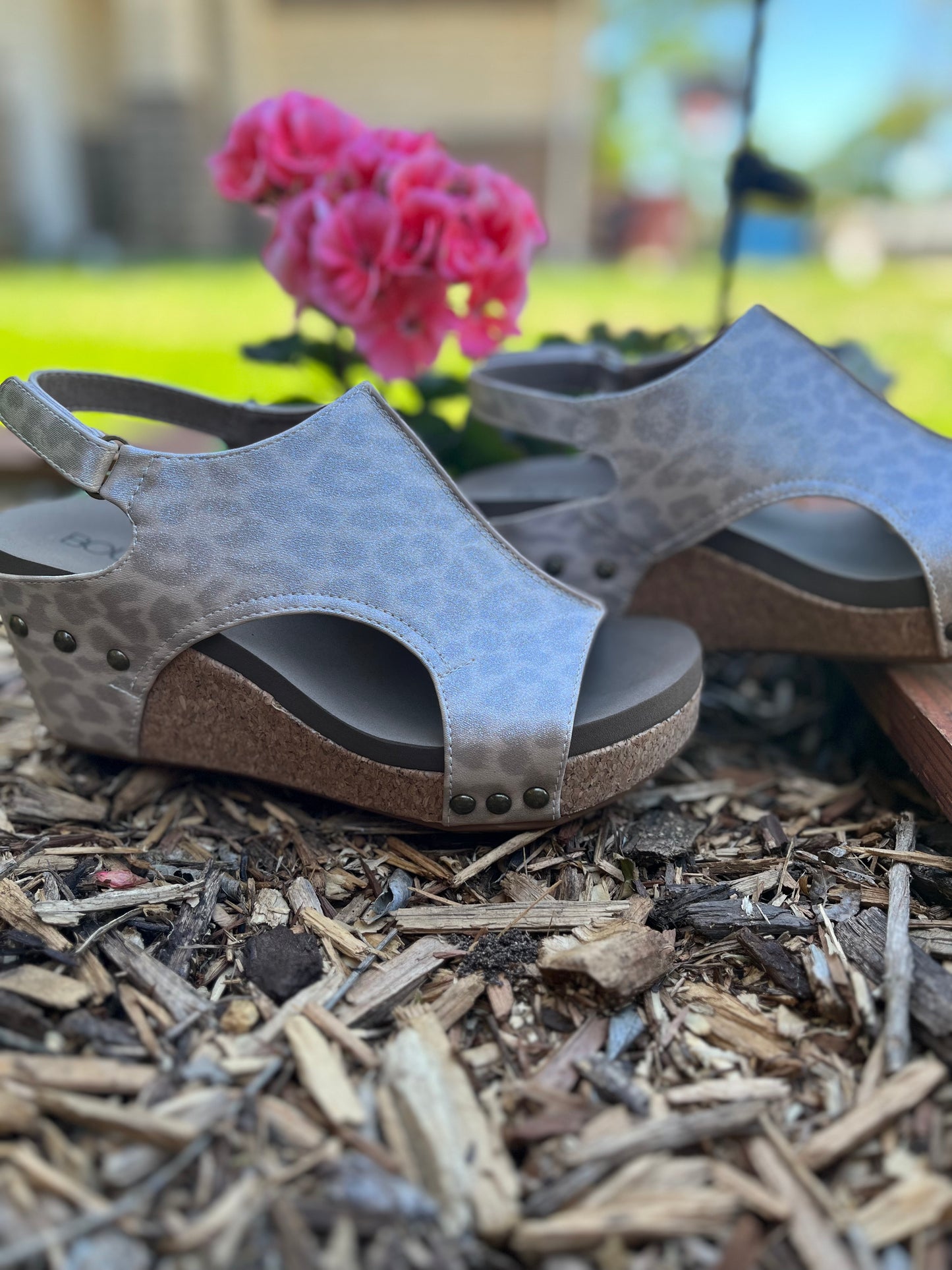 Gold Cheetah Print Wedges